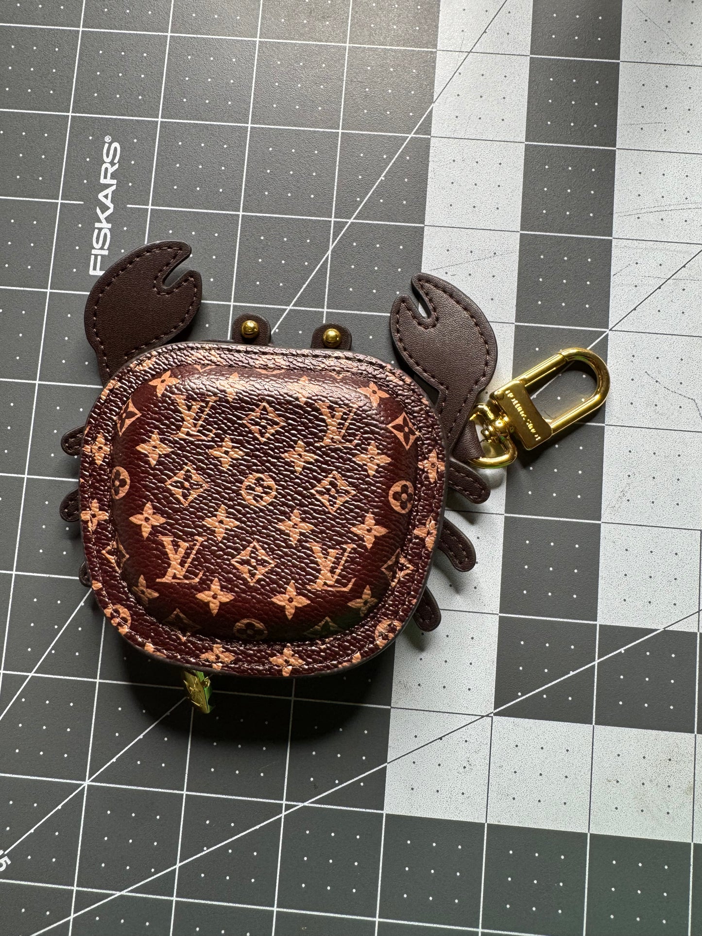 Turtle Pouch & Crab