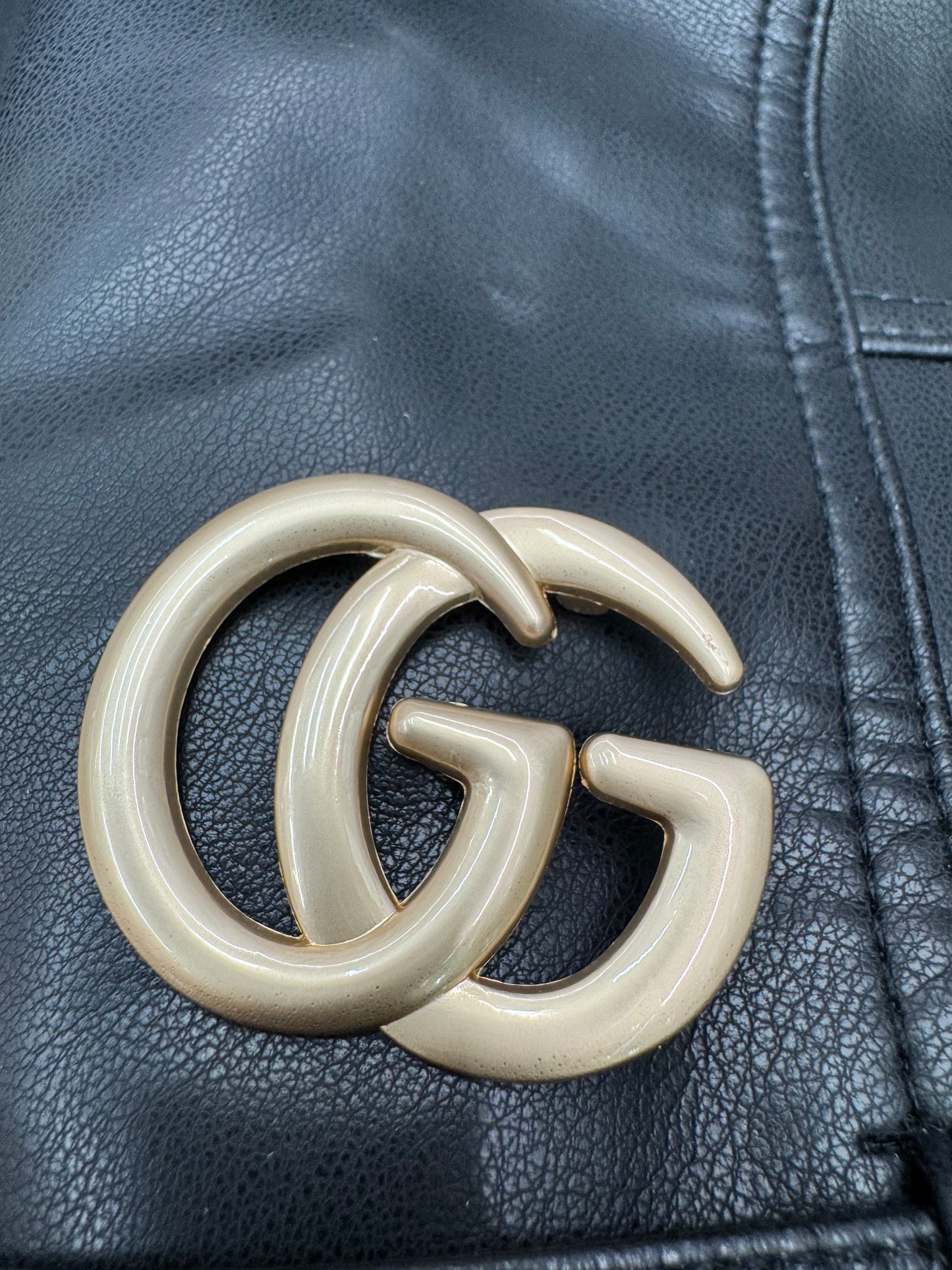 GG brooch