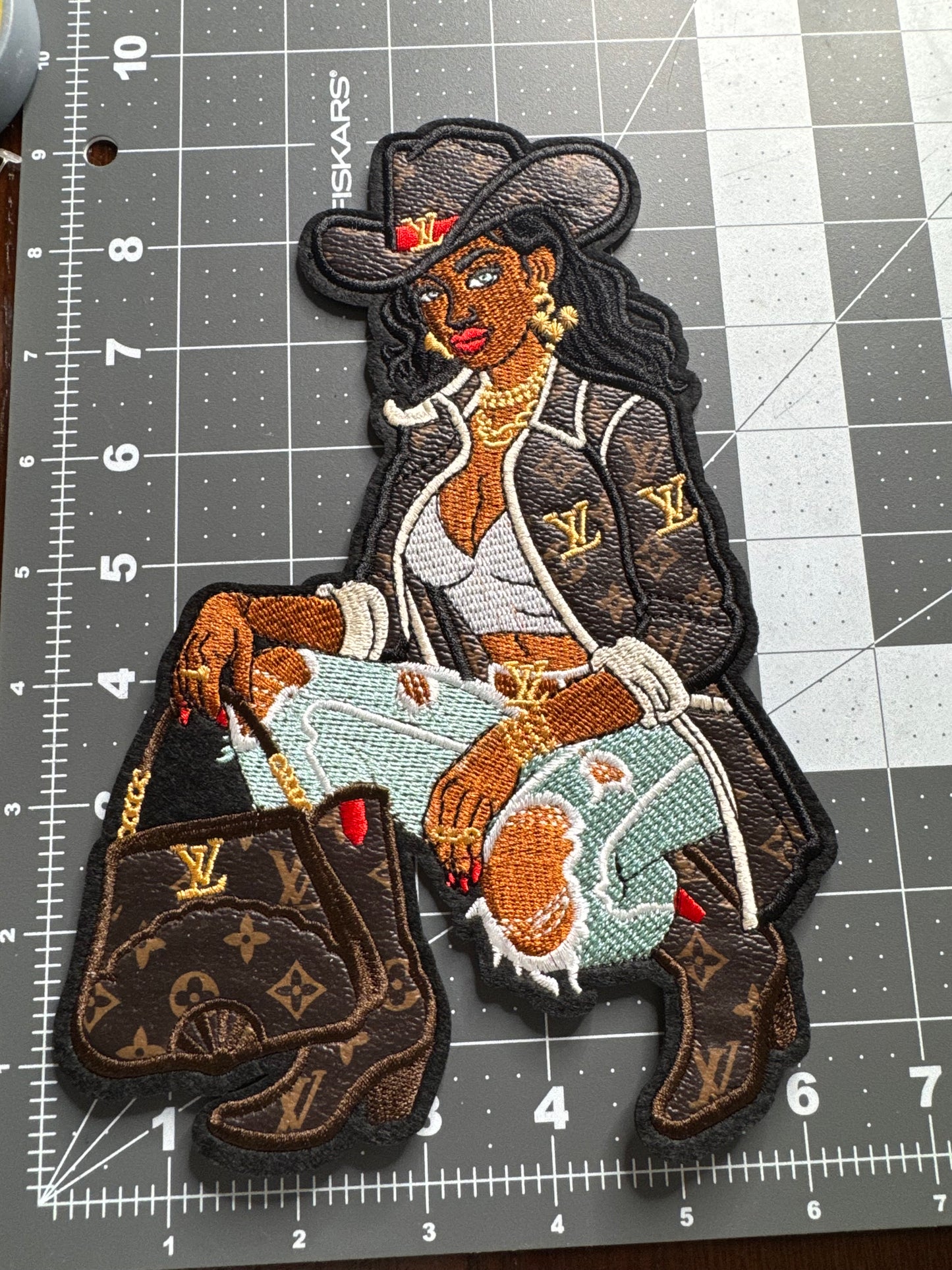 LV (9 inches)