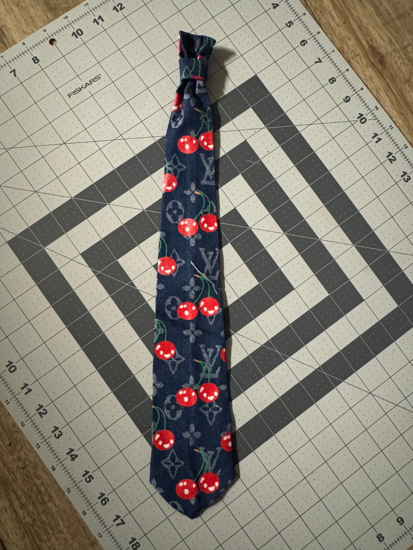 Denim w/Cherris TIE