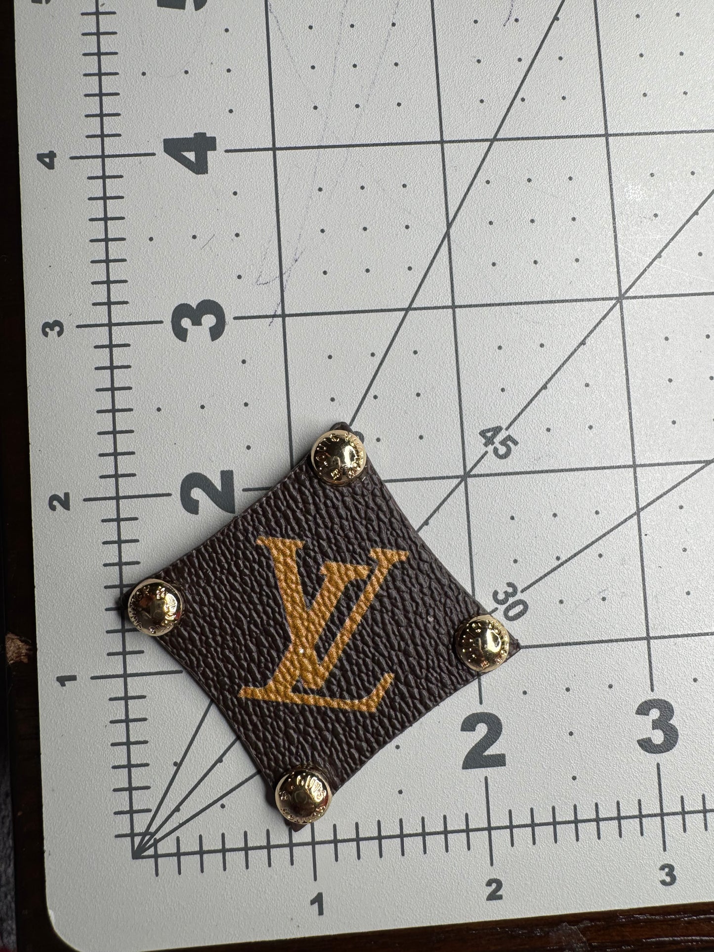 LV w/ studs Patch￼