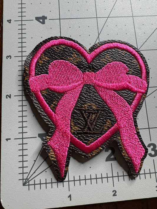 LV heart w/pink bow