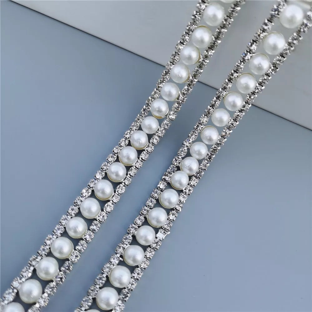 1 Roll 10 Yards Crystal Rhinestone Trim Close Cup Clear Chain with Gold Setting Base (SS12 3mm) /  (SS16 4mm)