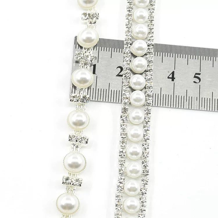 1 Roll 10 Yards Crystal Rhinestone Trim Close Cup Clear Chain with Gold Setting Base (SS12 3mm) /  (SS16 4mm)